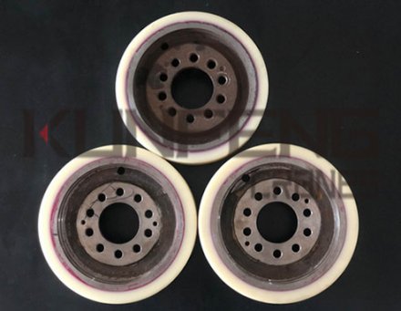 Application of polyurethane rubber wheels in production enterprises