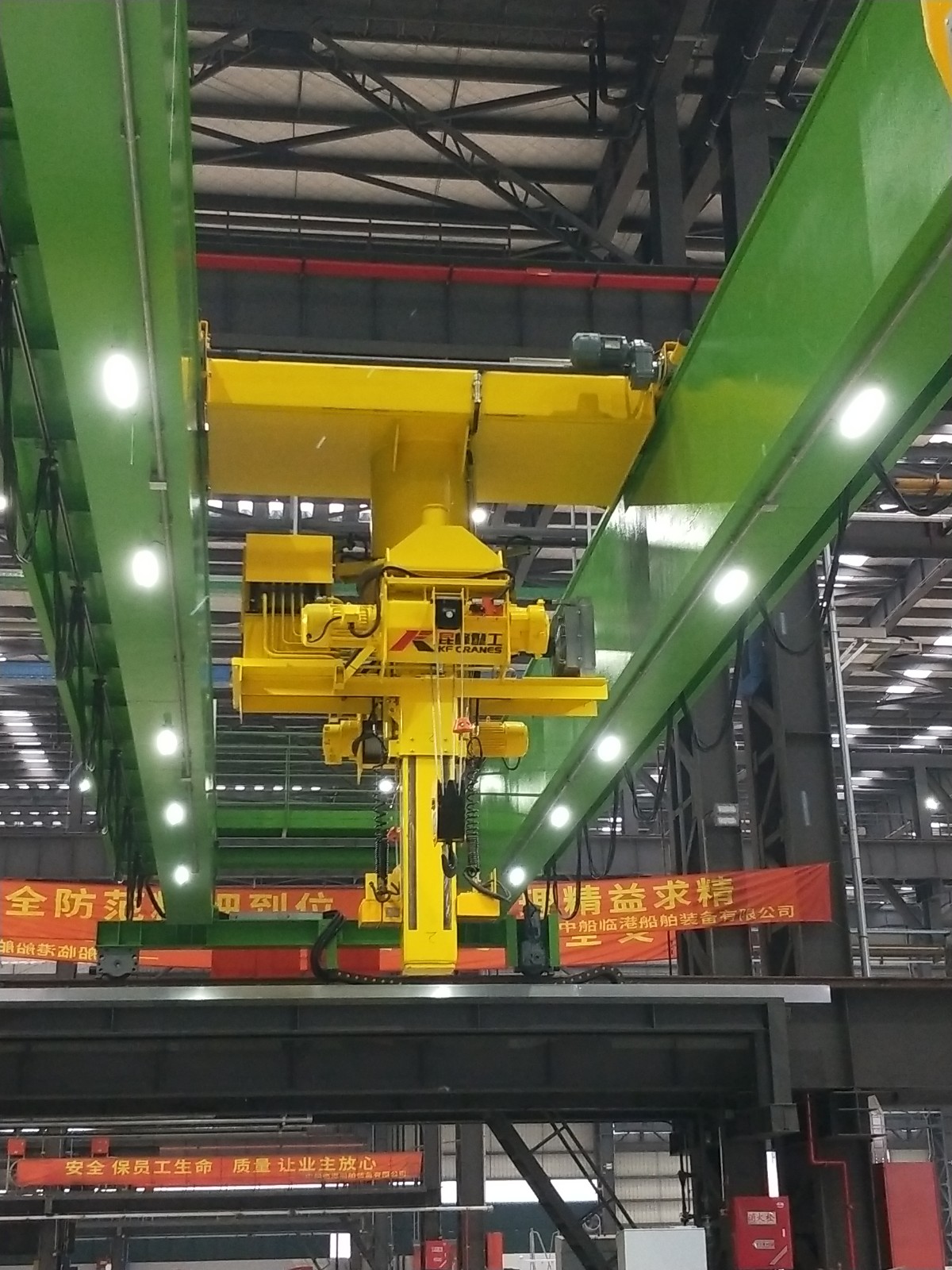 Automatic grabbing intelligent crane