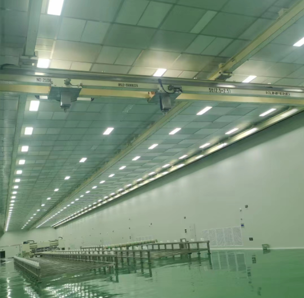 Intelligent cleanroom overhead crane